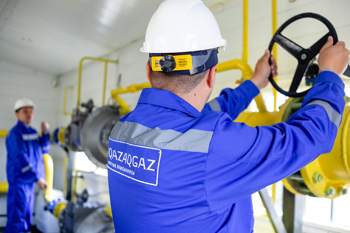 Безопасность в газовой отрасли: QazaqGaz улучшает технику безопасности и охрану труда на производстве