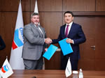 Шеврон» және «ҚазМұнайГаз» көміртегі шығарындыларын азайту мүмкіндіктерін зерттеуге арналған ынтымақтастық туралы мәлімдеді <br>
«Шеврон» и «КазМунайГаз» объявили о сотрудничестве для изучения потенциальных возможностей в области снижения выбросов углерода Шеврон» және «ҚазМұнайГаз» көміртегі шығарындыларын азайту мүмкіндіктерін зерттеуге арналған ынтымақтастық туралы мәлімдеді <br>
«Шеврон» и «КазМунайГаз» объявили о сотрудничестве для изучения потенциальных возможностей в области снижения выбросов углерода