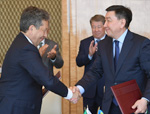 ҚМГ мен Татнефть өзара түсіністік туралы меморандумға қол қойды
</br>
КМГ и Татнефть подписали меморандум о взаимопонимании ҚМГ мен Татнефть өзара түсіністік туралы меморандумға қол қойды
</br>
КМГ и Татнефть подписали меморандум о взаимопонимании