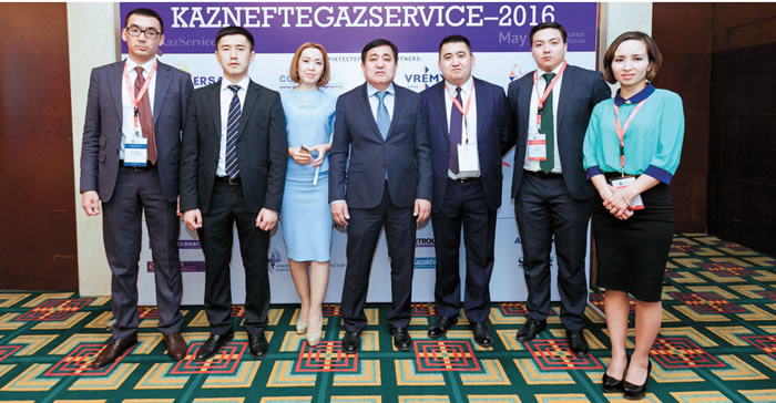 Команда KAZSERVICE. Алмас Кудайберген, Рашид Жаксылыков, Айнур Кузербаева, Дауржан Аугамбай, Нурлан Жумагулов,Нияз Жумат, Малика Мурат