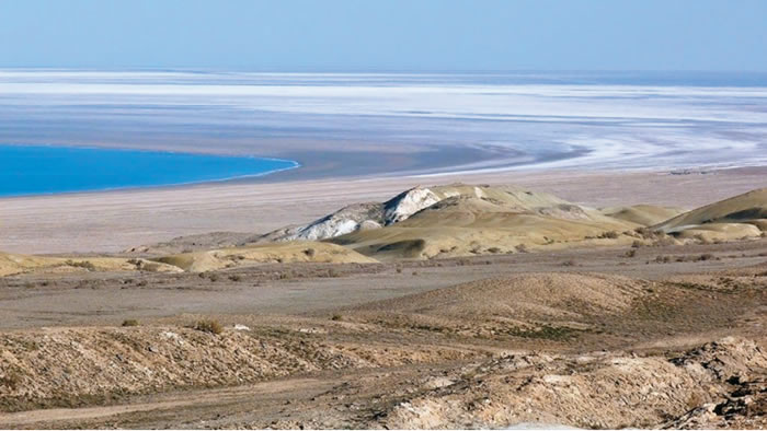 Высохшее дно Аральского моря