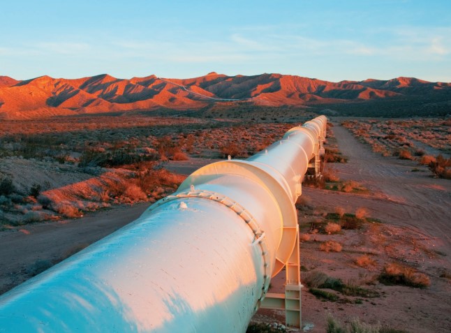 Газовая труба в туркменской пустыне