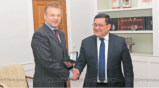 Meeting with Y.A. Podturkin, Chairman of the State Commission on Mineral
Reserves of the RF.